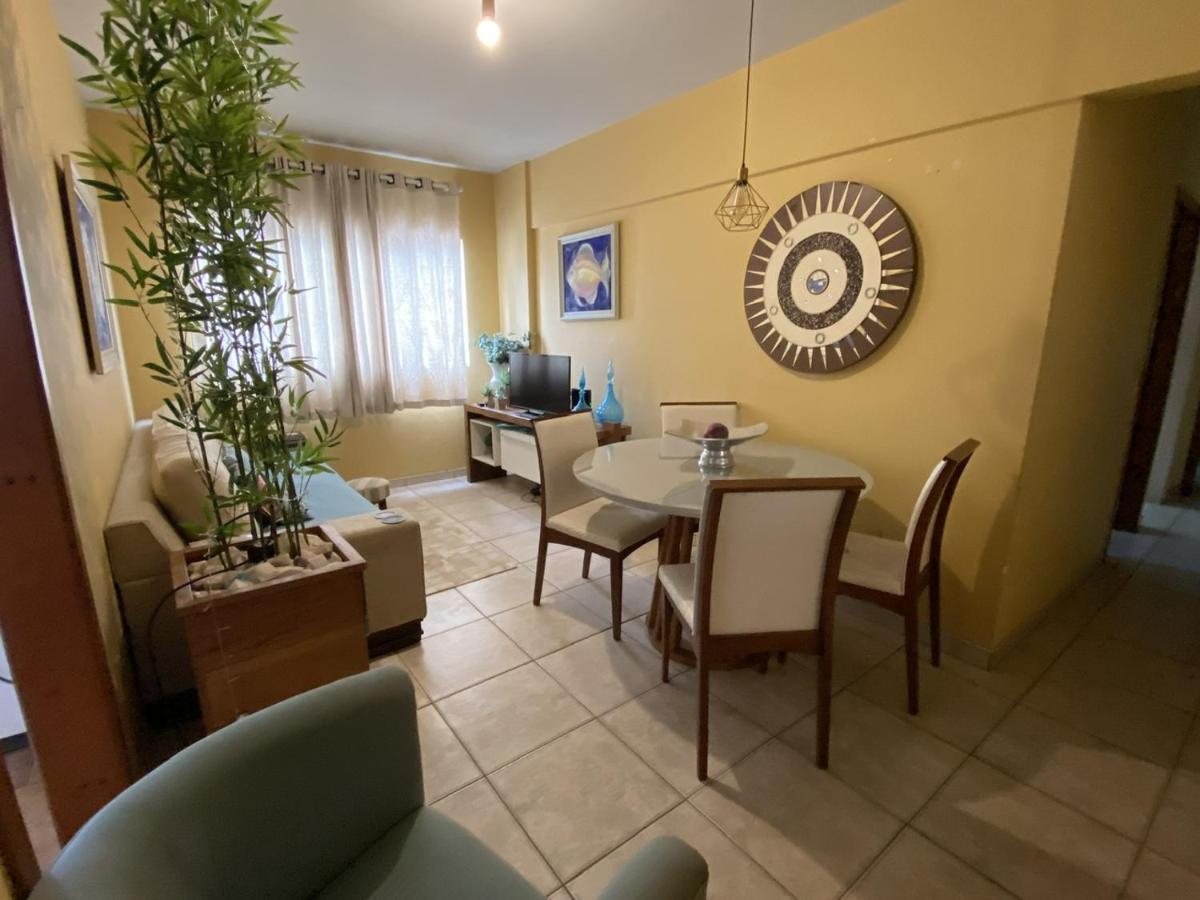 Apartamento Em Bc A Duas Quadras Do Mar! Ate Quatro Pessoas! Com Garagem! *
